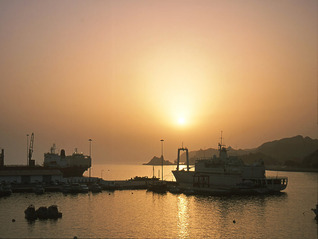 Sonnenaufgang Matrah Hafen / Sunrise Muttrah Harbour