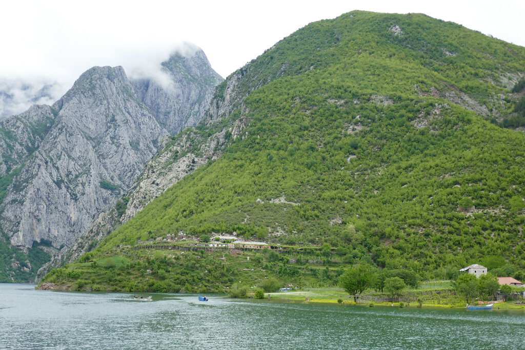 Komani See / Komani Lake