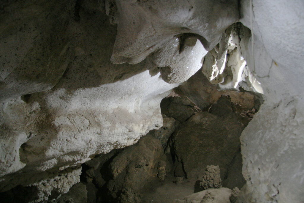 Höhle / Cave